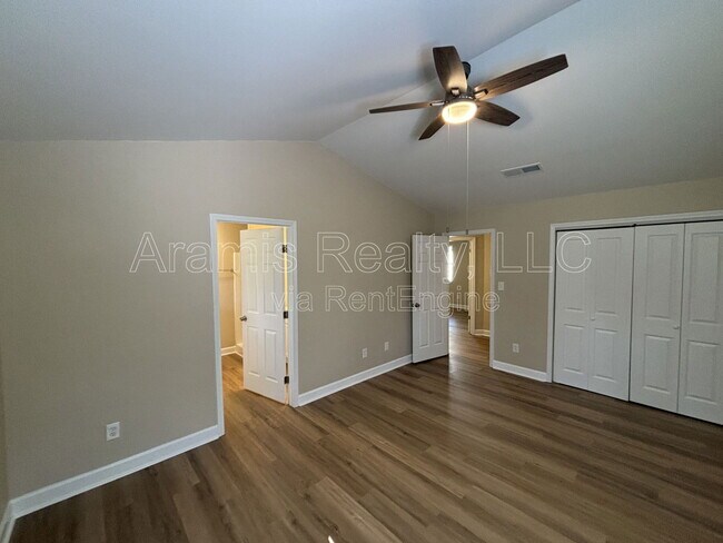 Building Photo - 3086 Drexel Ln