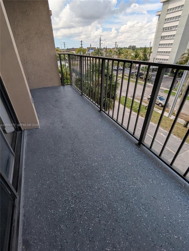 Building Photo - 16751 NE 9th Ave