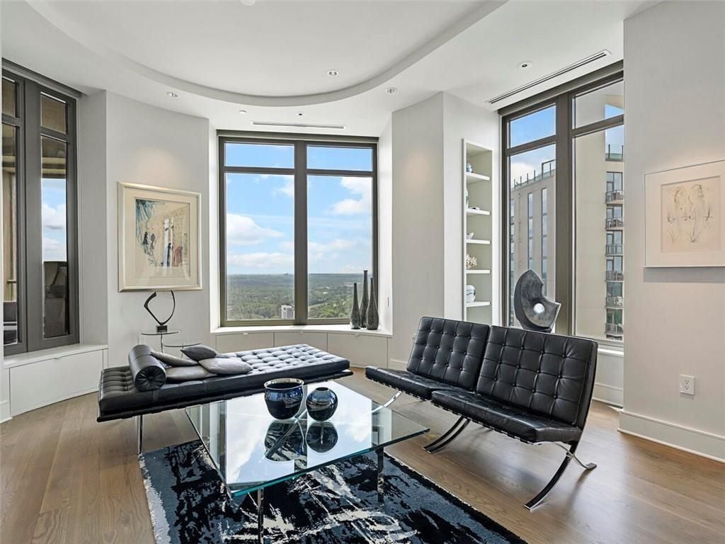 Building Photo - 3376 Peachtree Rd