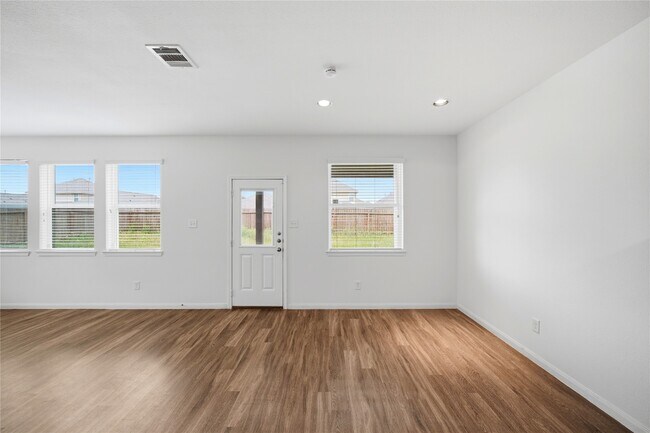 Building Photo - 10322 Urban Oak Trl