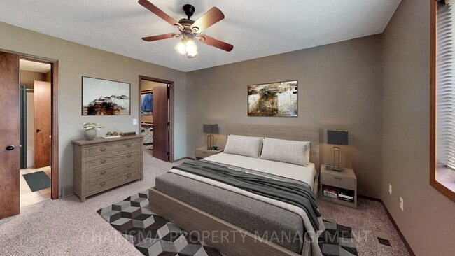 Building Photo - SPACIOUS AND AMENITY FILLED 3 BD, 2.5 BA T...