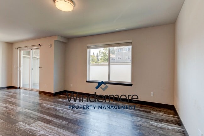 Building Photo - 2 Bedroom 2 Bath Condo in Summerwind Commu...