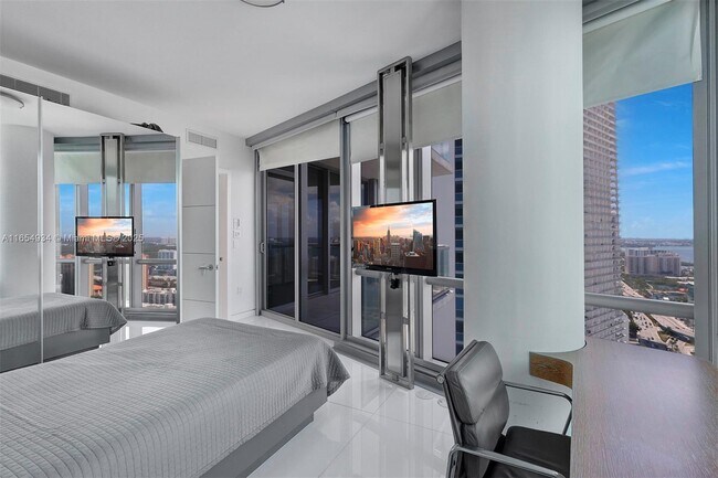 Building Photo - 17121 Collins Ave
