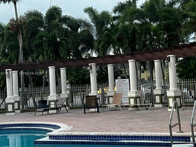 Building Photo - 608 NE 33rd Terrace