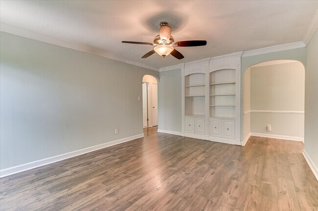 Building Photo - 230 Ronstadt Dr
