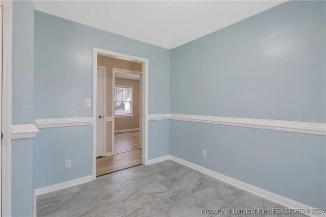 Building Photo - 929 Hollydale Ln