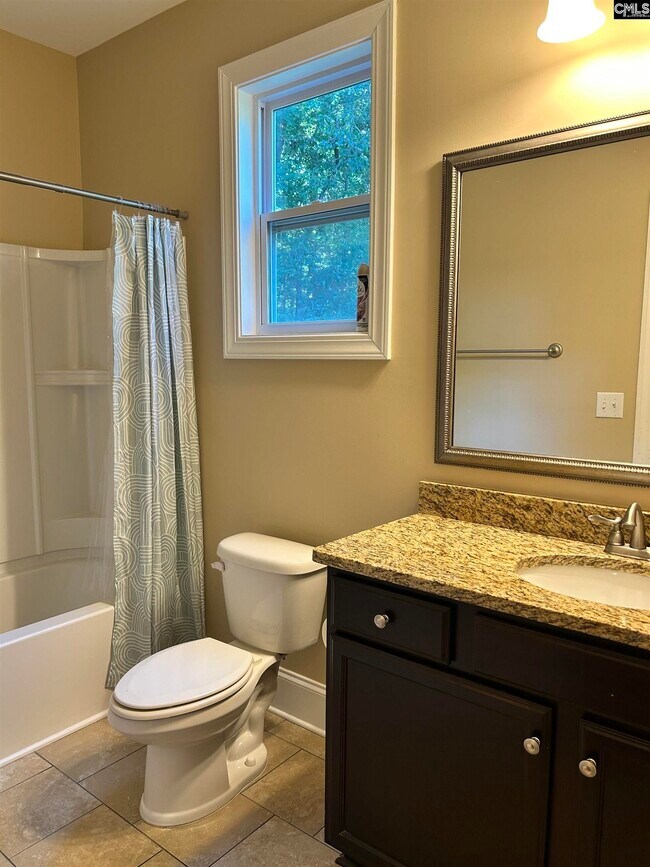 Building Photo - 105 High Bluff Ln