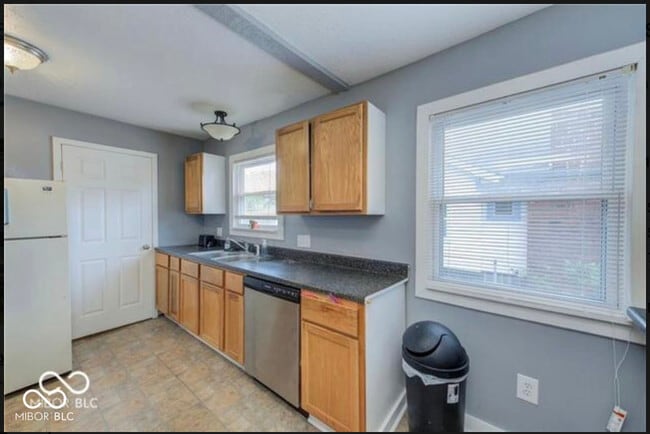 Building Photo - 428 W 43rd St