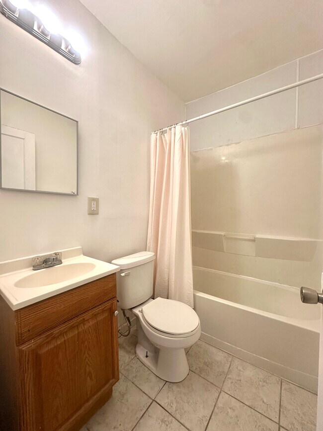 Building Photo - 3865 Alberta St