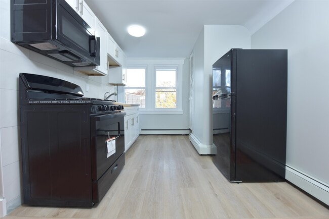 Building Photo - 173 Watson Ave