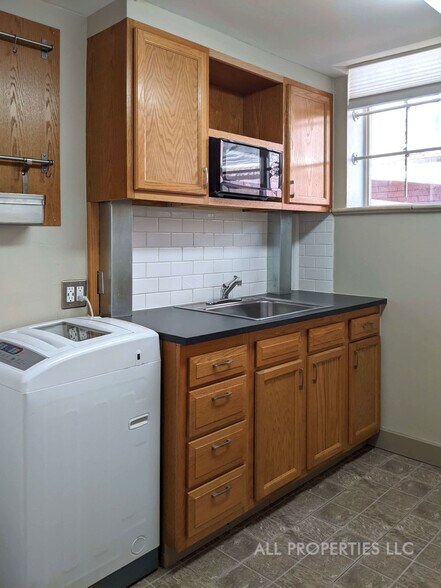 Building Photo - 1613 York St