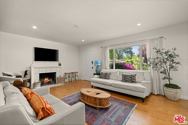Building Photo - 22621 Dolorosa St