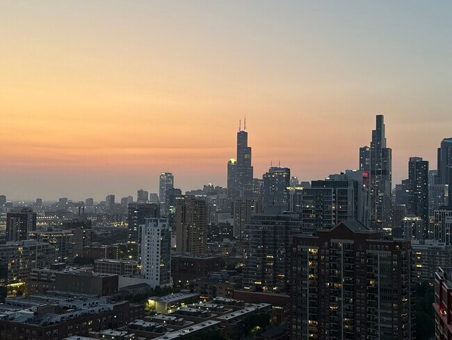 Building Photo - 1901 S Calumet Ave