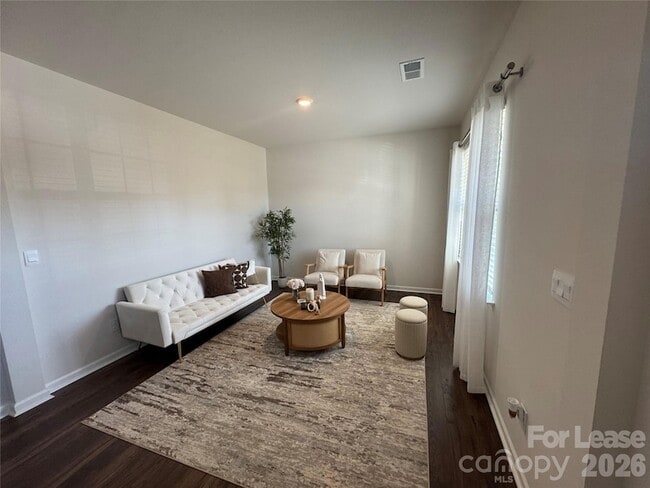 Building Photo - 1924 Vanderlyn St