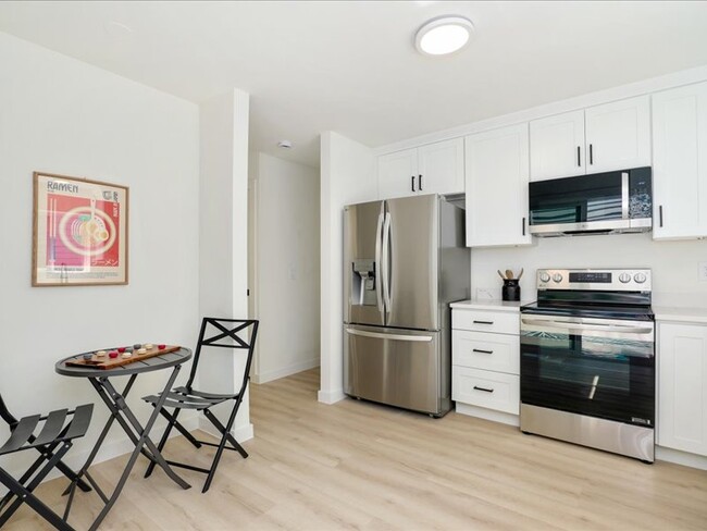 Building Photo - 1004 McDonald Ave