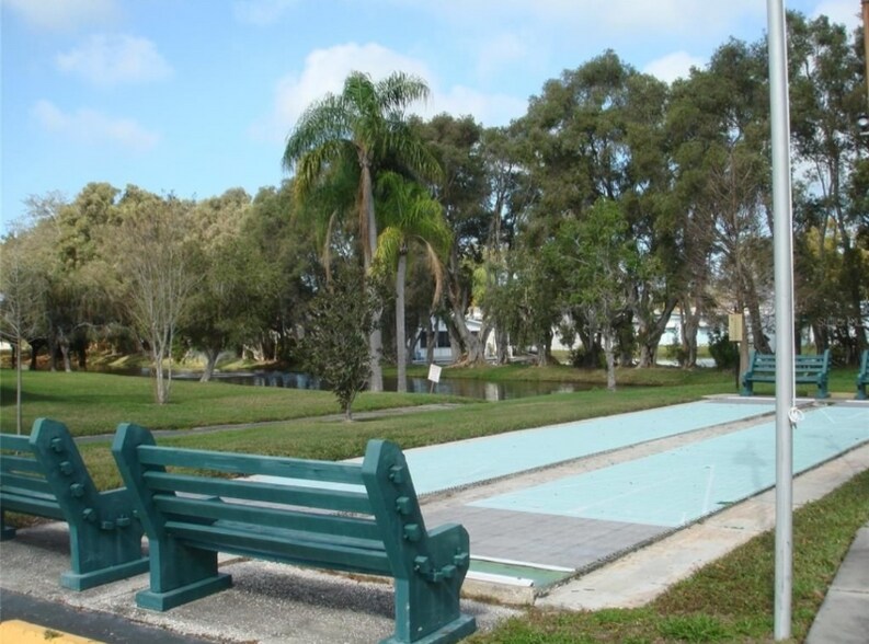 Building Photo - 843 Cambridge Ct