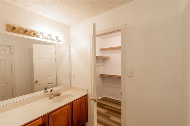 Building Photo - 10708 Cobblestone Dr