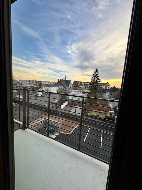 Building Photo - 85 W High St