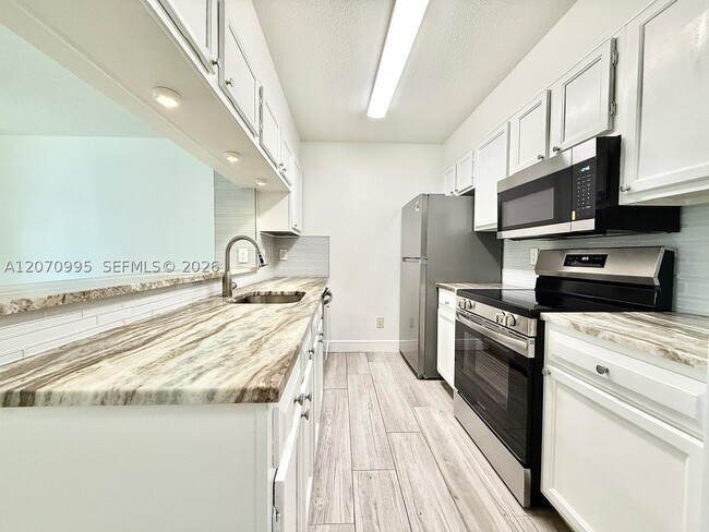 Building Photo - 277 Cypress Point Dr