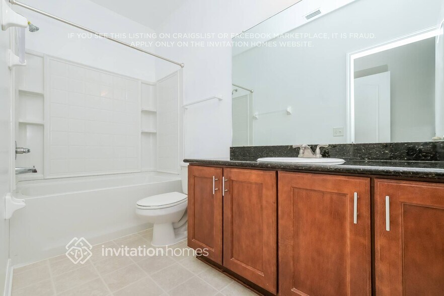 Building Photo - 15829 Fishhawk View Dr