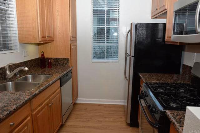 Building Photo - 10880 Sabre Hill Dr