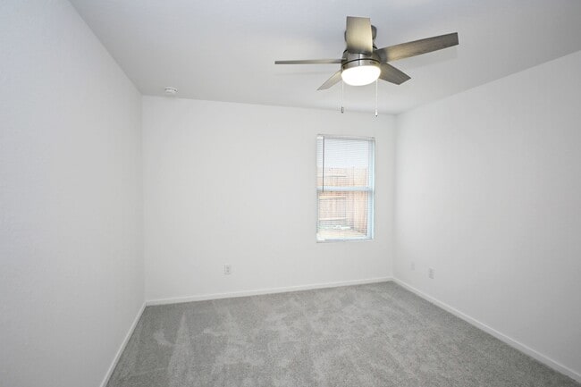 Building Photo - 15023 Azzurro Stone
