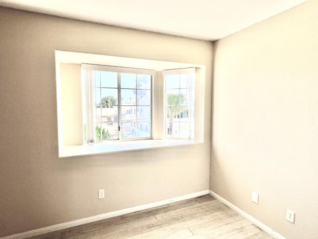 Building Photo - 221 Donax Ave