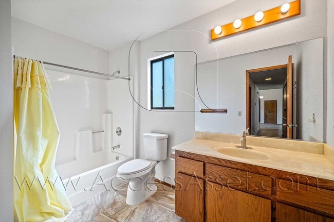 Building Photo - Charming 3 Bedroom Home with Spacious Yard in Wildomar