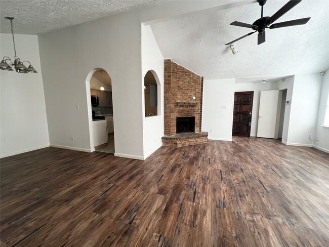 Building Photo - 7019 Haven Creek Dr