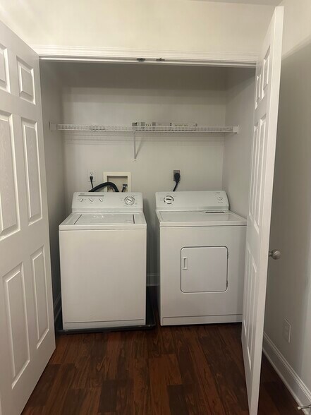 Washer & Dyer off Kitchen/Dining Room - 623 Wyndhurst Dr