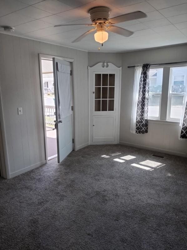 Building Photo - 422 S Oak St