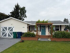 Building Photo - Desirable 3 bedroom/2 bath rambler located in Marysville