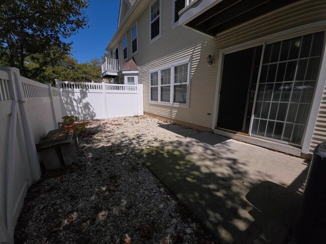 Building Photo - 2 Anchorage Ct