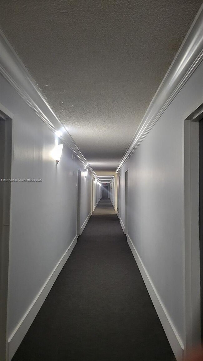 Building Photo - 2020 NE 135th St