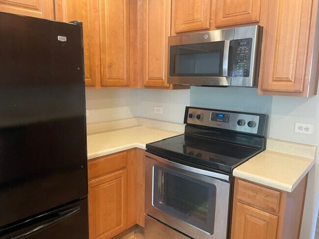 Building Photo - 7184 S Mission Springs Dr