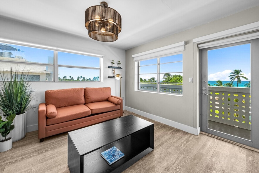 Building Photo - 1036 Ocean Dr