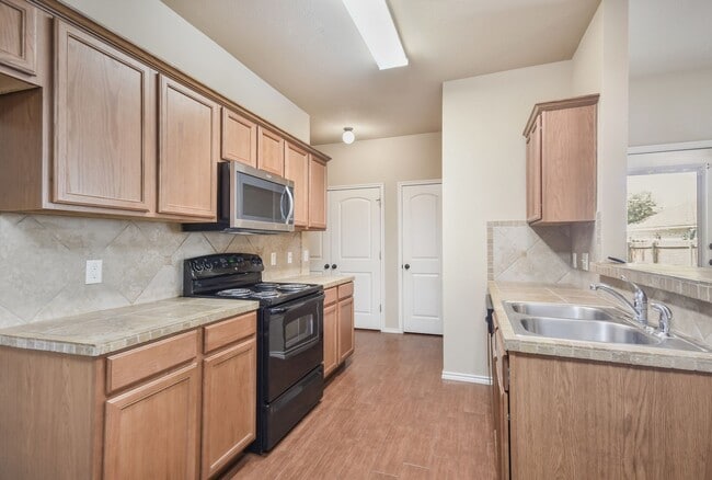 Building Photo - 1420 Muirfield Bend Dr
