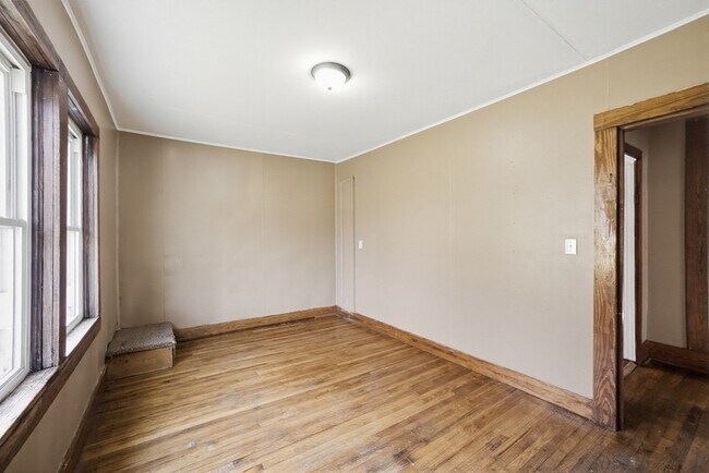 Building Photo - 11494 New Garden Rd