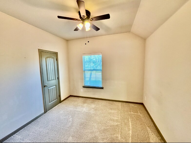 Building Photo - 407 Dill Rd