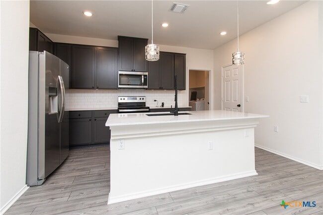 Building Photo - 12500 Karasu Dr
