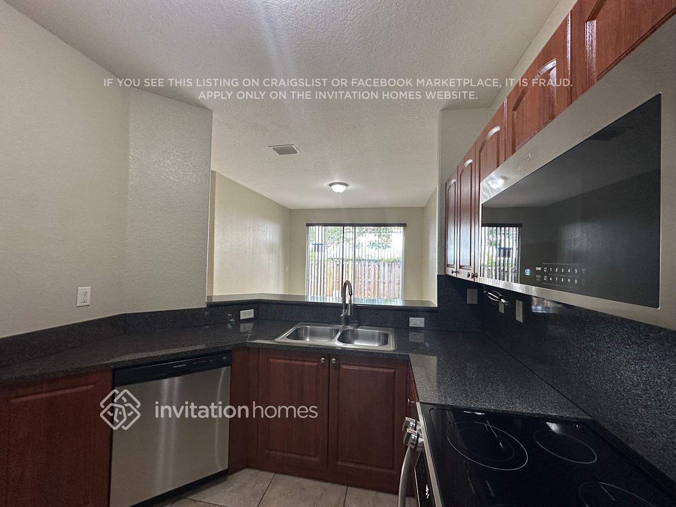 Building Photo - 877 SW 149th Ct
