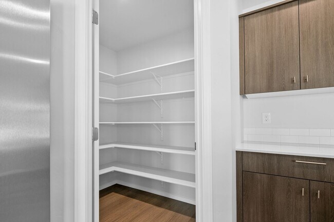 Building Photo - $200.00 Move in Special for September / Oc...