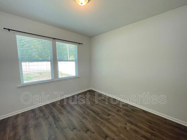 Building Photo - 156 Blackwater Way