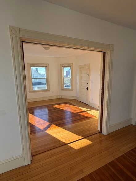 Building Photo - 168 Brownell St