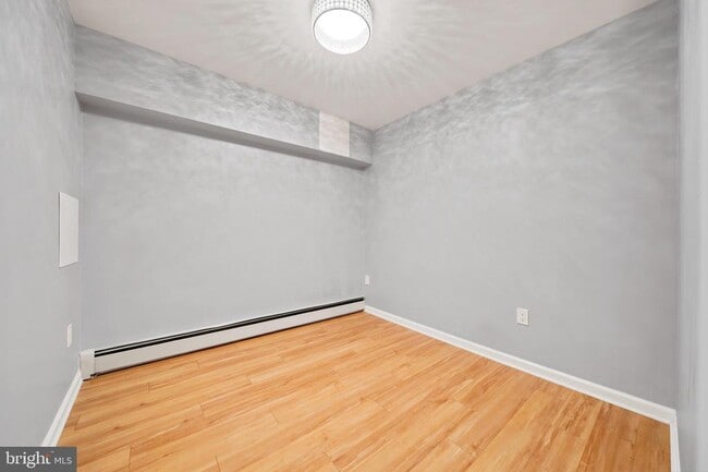Building Photo - 1102 Trinidad Ave NE