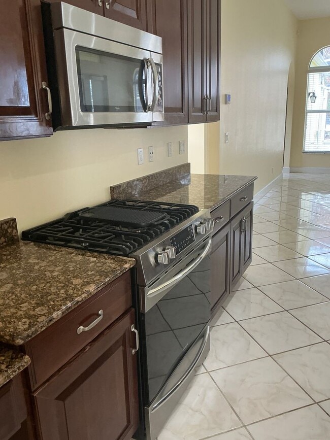 Building Photo - Pool home 4/3/2  Located East of US One  for Rent