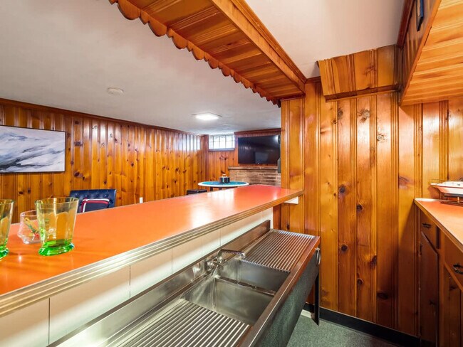 Building Photo - 386 Walworth Ave