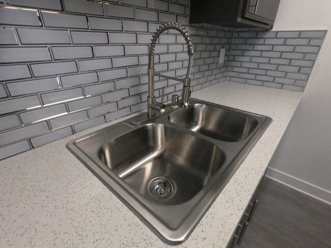 Building Photo - 1 bedroom in Sherman Oaks CA 91411