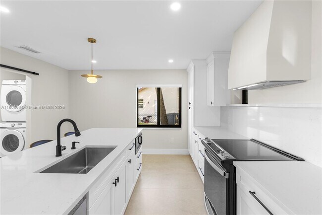 Building Photo - 22274 SW 61st Ave