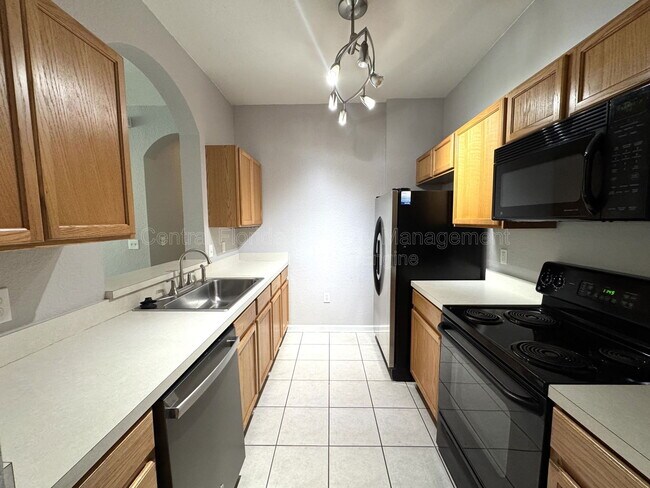 Building Photo - 8660 Buccilli Dr